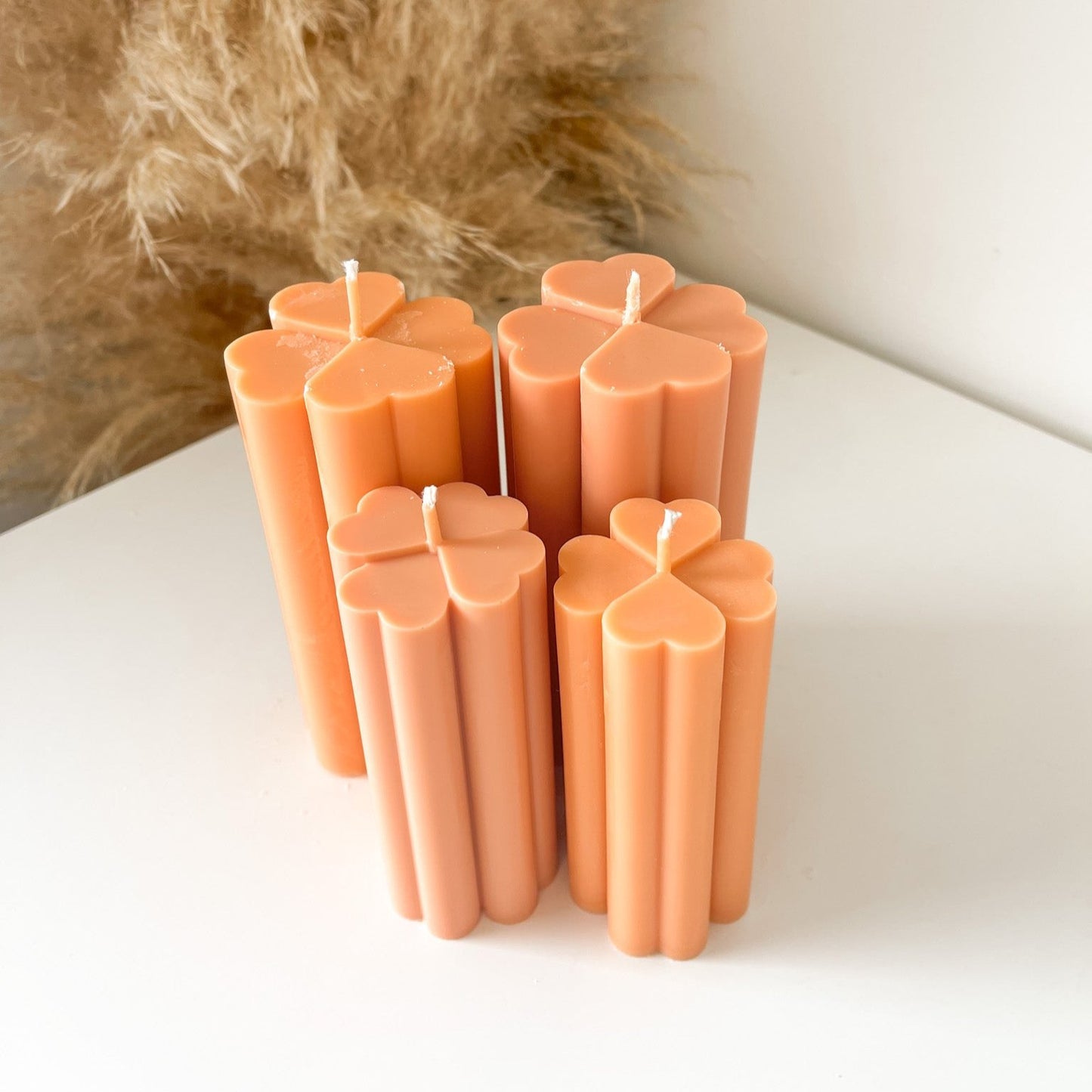 Heart Clover Pillar